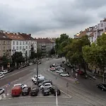 Prague Days - Family 2Bdr Apt - Ac - Darts - Netflix - Hip District